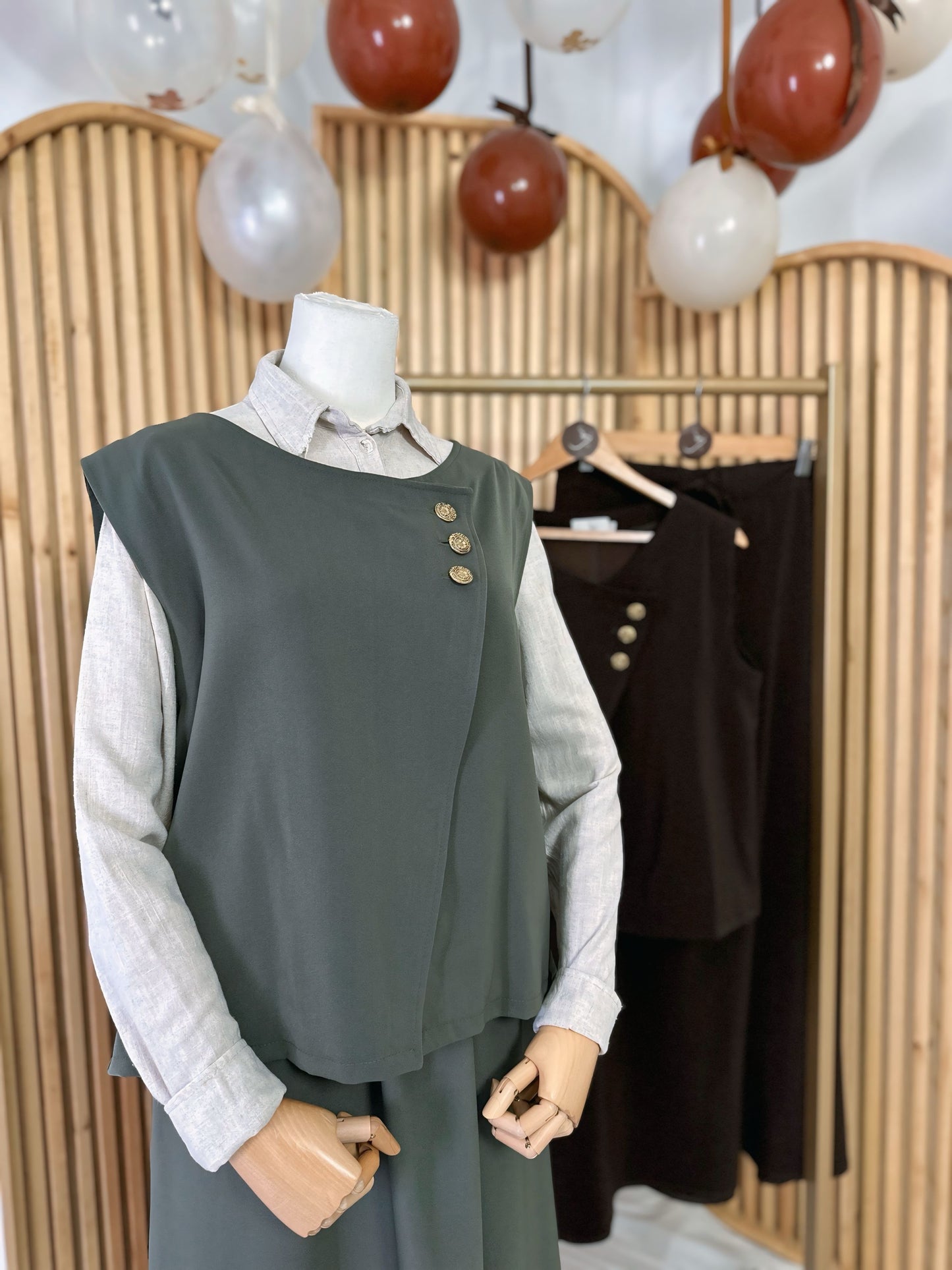 Vest & Skirt Set - Q0132