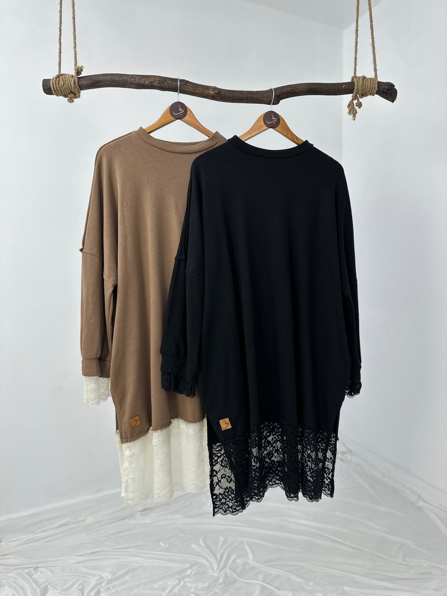 Melton Lace-Trim Sweatshirt Over Size --  سويت شيرت دانتيل Drop 13 🍂شتوية ٢٦