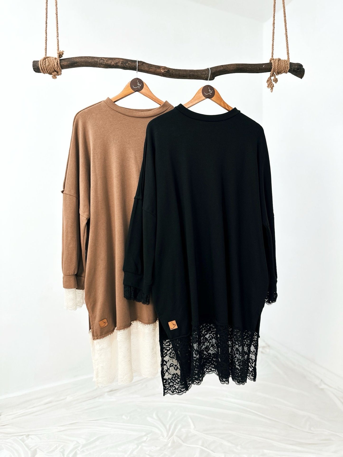 Melton Lace-Trim Sweatshirt Over Size --  سويت شيرت دانتيل Drop 13 🍂شتوية ٢٦