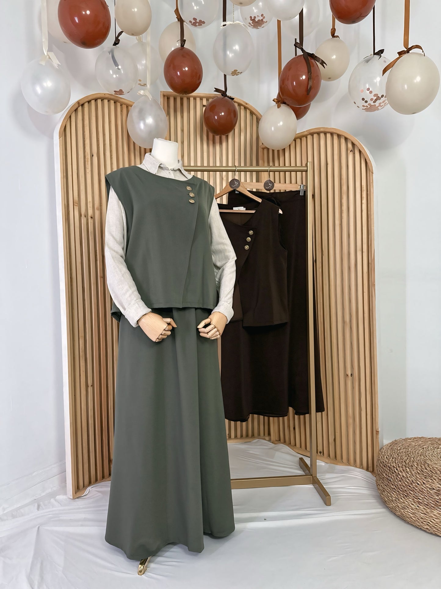 Vest & Skirt Set - Q0132