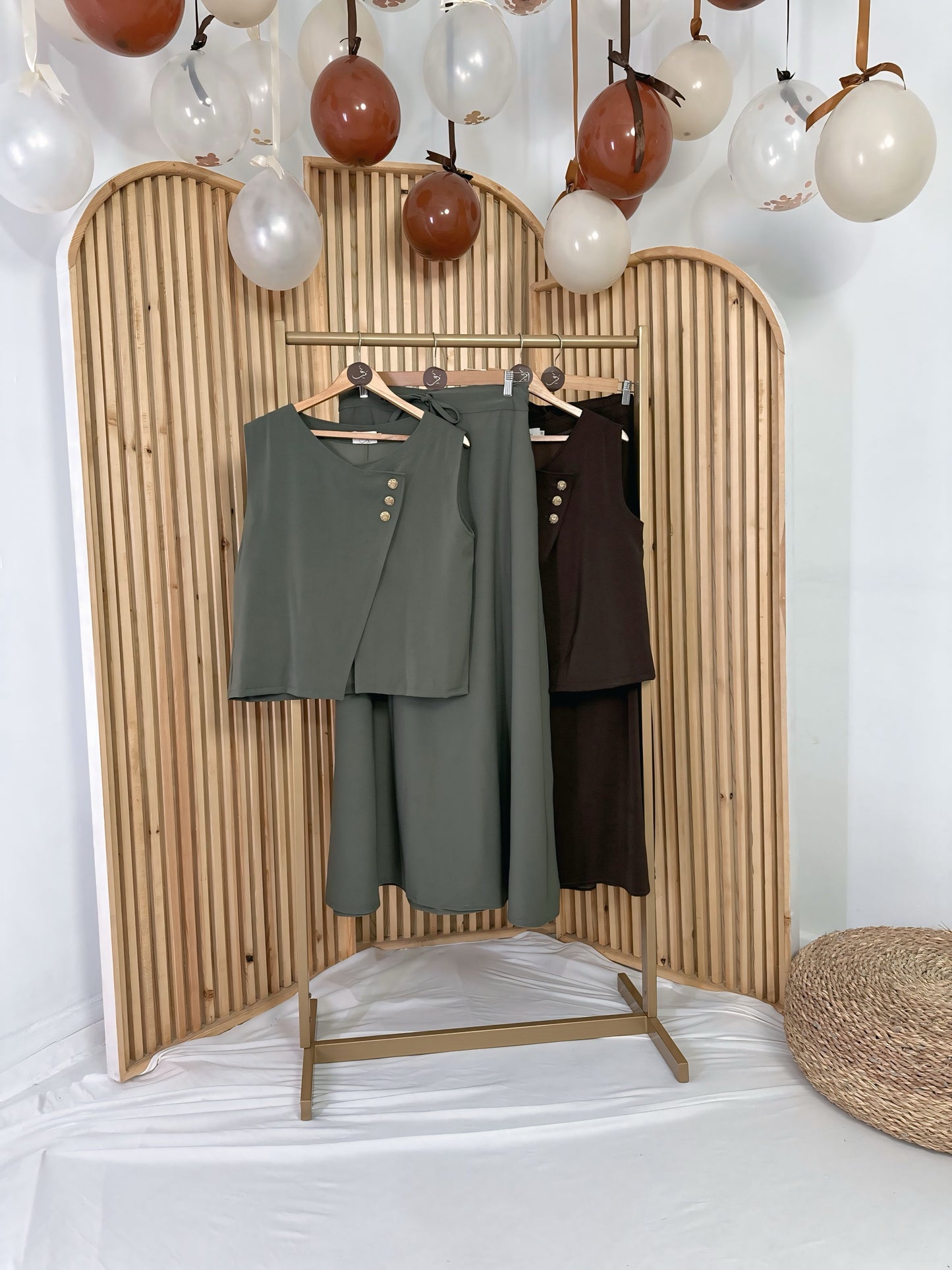 Vest & Skirt Set - Q0132