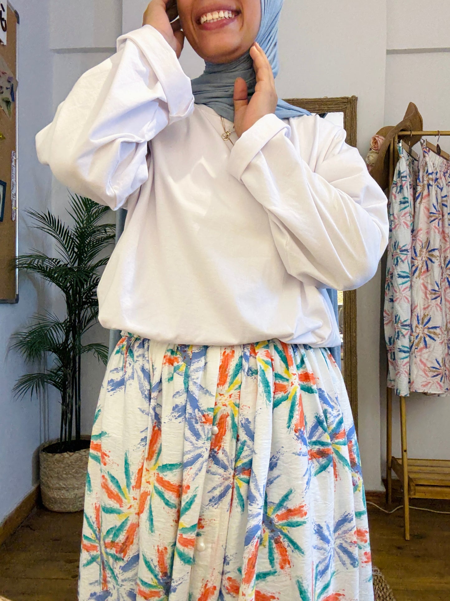 FLOWER SKIRT - جيب ورد